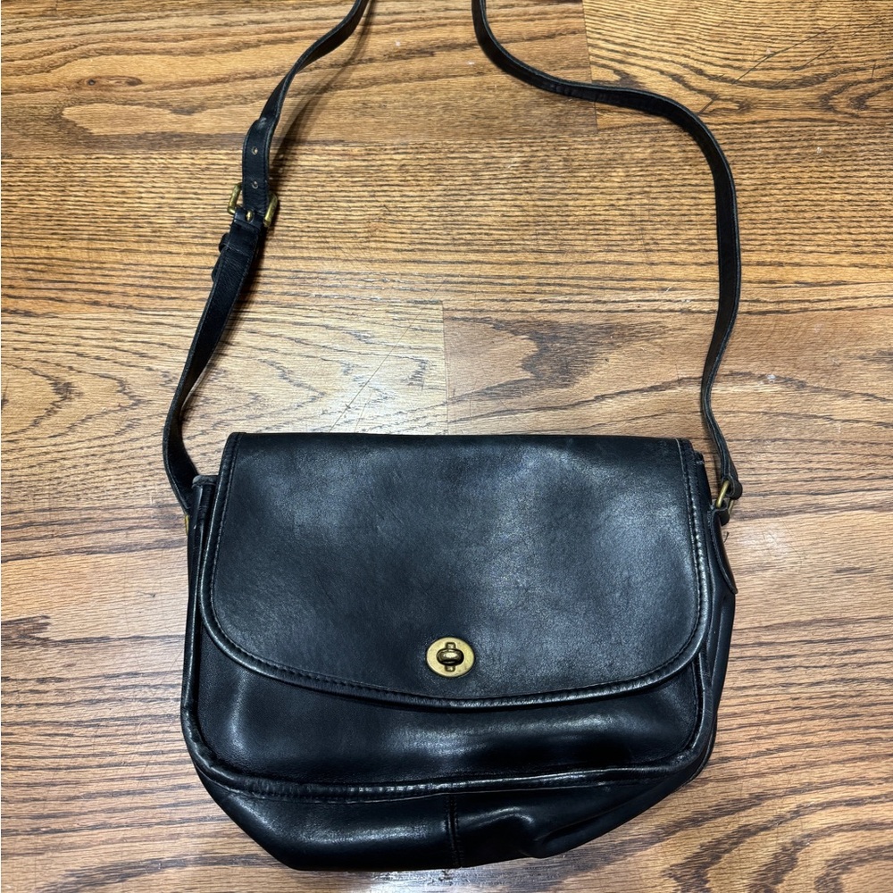 Vintage Coach crossbody Purse